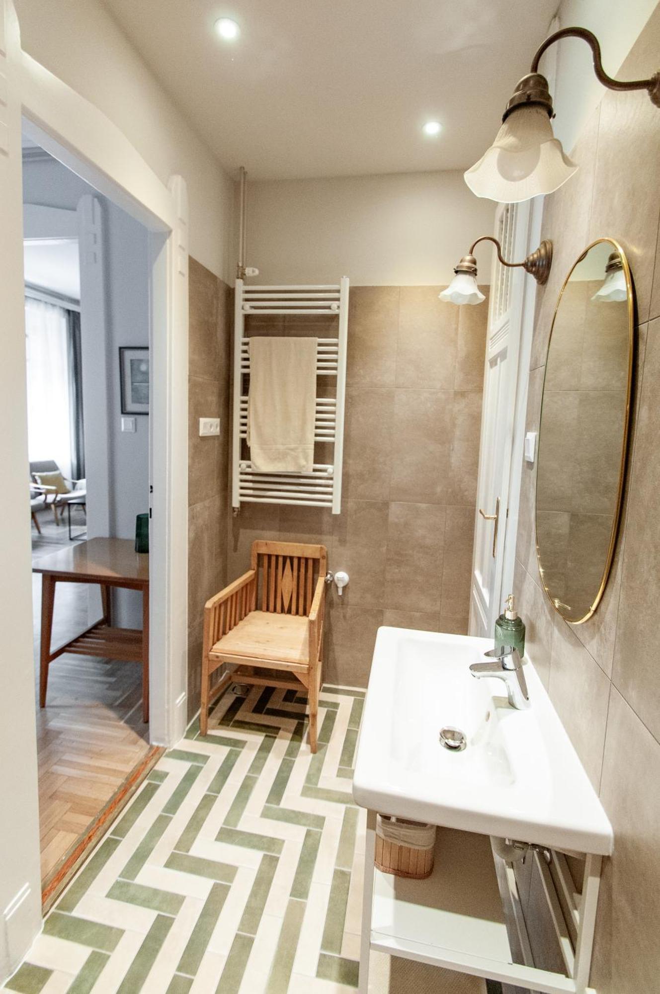 Spacious Family Suite Along River Side, In The Heart Of Buda Budapest Exterior foto