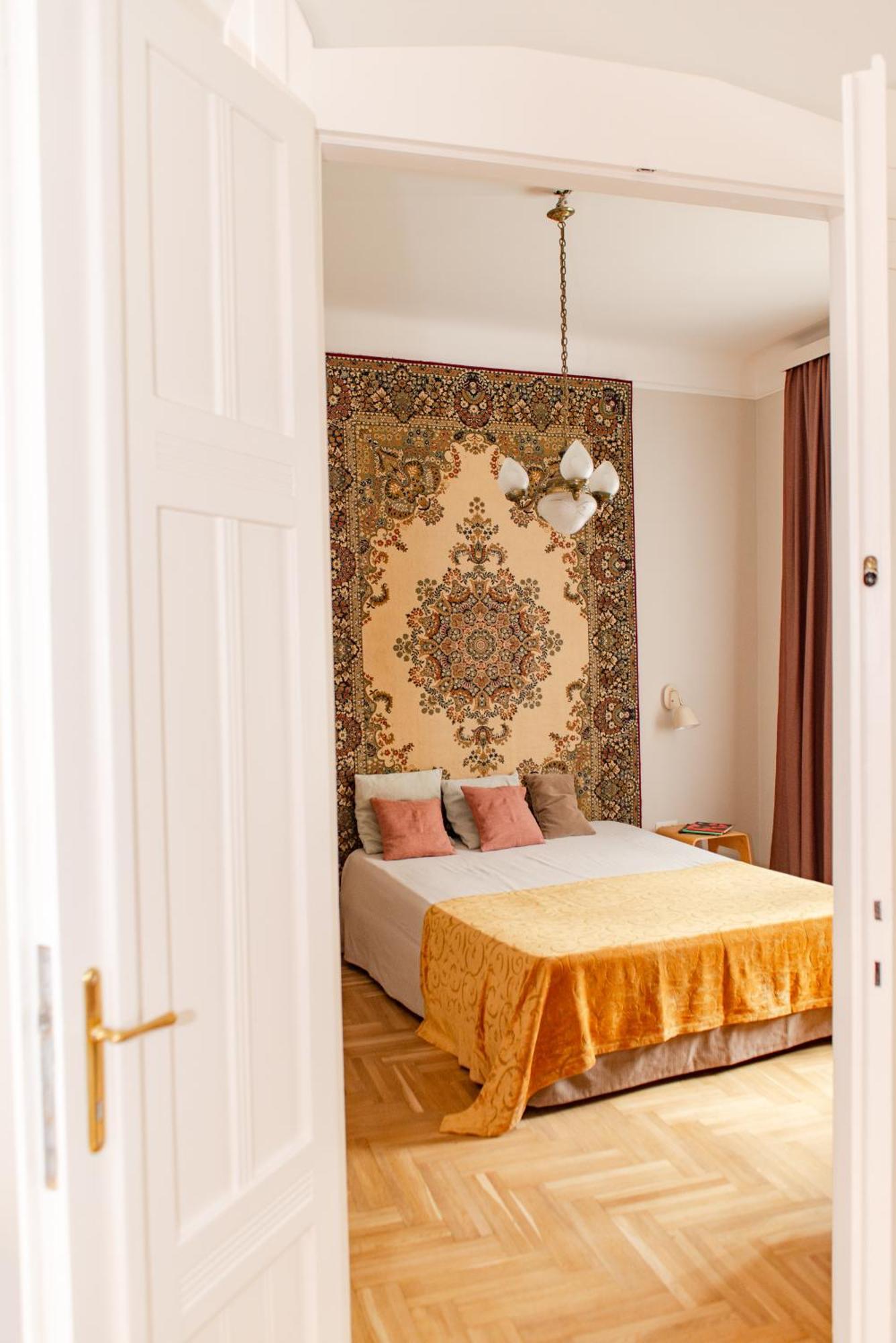 Spacious Family Suite Along River Side, In The Heart Of Buda Budapest Exterior foto